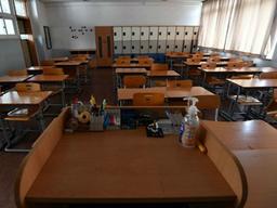 "한국·일본 빼곤 다 9월학기제" vs "3월학기제가 더 우수"