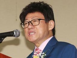 '68세' 엄용수, 10여년 연하 美시민권자와 열애 고백 "<strong>로또</strong>보다 어려워"