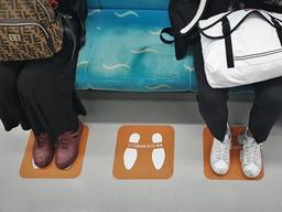 "지하철 '쩍벌'은 이제 그만"…인천교통공사 '캠페인' 눈길