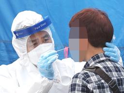 또 쿠팡 물류센터 감염, 왜?…붙어서 근무·식사, '코로나 양성'도 알바 채용