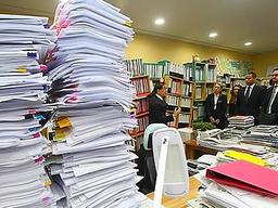 죽어라 공부해서 합격한 공무원, 딱 6개월만에 그만둔 이유