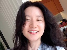 "민낯이 이 정도"..이영애, 영원한 '산소 같은 <strong>여자</strong>'