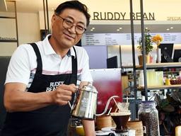 교사·<strong>국회</strong> <strong>보좌관</strong>·커피전문가…"지금의 인생은 덤이죠"