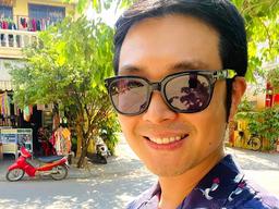 <strong>이켠</strong> "4년째 해외생활 중, 방송 복귀 마음 전혀 없어…50대쯤이라면"