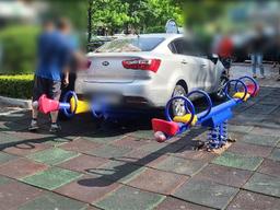 아파트 <strong>놀이터</strong> 덮친 차량…"아이들 시끄러워서 그랬다"