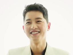 <strong>송중기</strong> "나 늙었나보다" 푸념 불구 여전한 동안 비주얼..눈웃음 '훈훈'