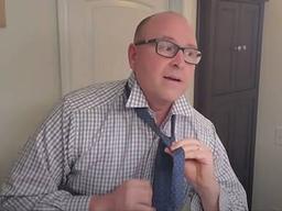 "아들아, <strong>넥타이</strong> 이렇게 맨단다" 230만명 울린 美 랜선 아빠