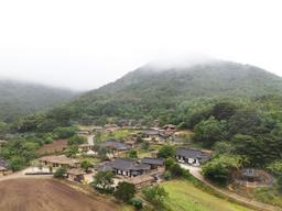 조선시대로 회귀한 듯...다섯 봉우리 안에 꼭꼭 숨겨진 고성 왕곡마을