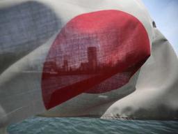 일본은 지금 정점을 찍었다 아베는 마지막 애를 쓸 뿐