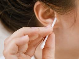 축축한 귀지 있다면 '<strong>유방암</strong>'의심해야