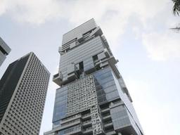 돌출되고 교차되는 볼륨들, SBF <strong>타워</strong>