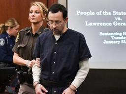 30년간 소녀 성학대, 침묵의 공범들 있었다