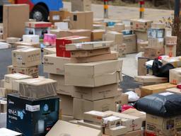 아파트 택배고객 '집단 갑질'…기사들 '배송 거부'로 반격