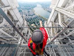 '541m' <strong>스카이</strong>브릿지, 직접 걸어보니…"실수로라도 아래를 봐선 안된다"