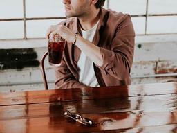 [더오래]중년이 꺼리는 브라운 색상으로 옷 맵시 내는 법