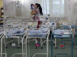 "대리모가 낳은 우리 아이 못 보나요"…코로나 봉쇄에 눈물