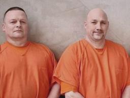 60명이 철창 두드리며 소리쳤다, <strong>교도관</strong> 살린 '죄수들 의리'