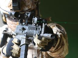 “충성! 특급 사수 신고합니다” <strong>K2</strong> 소총에 확대·조준경 붙이니… 250m 표적 명중률 15%p↑