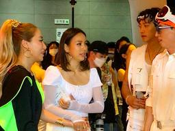 숙행, '동갑' 이효리 만나 손잡은 썰→"음방서 친구만나기 힘들다며 꼭"