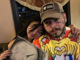 <strong>포스트</strong> <strong>말론</strong>, ♥ 한국인 여자친구와 데이트? ‘달달한 모습 포착’