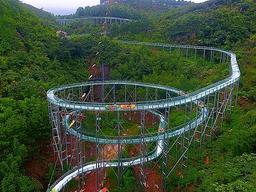 “안전 보장 되는 거냐” 목숨 걸고 탄다는 <strong>워터슬라이드</strong>의 실제 모습