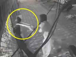 감전당한 친구 살린 '이것'…<strong>파키스탄</strong> 남성의 기지