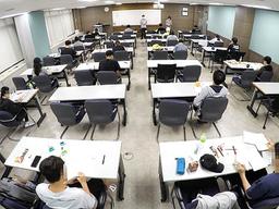 코로나 대유행 '분수령'… <strong>채용</strong> <strong>시험</strong>은 강행