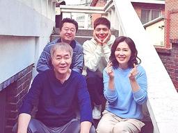 '청춘기록' 하희라, 작은 아들 박보검과 훈훈한 가족사진