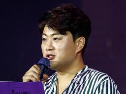 [단독]<strong>김호중</strong> 친모, <strong>임영웅</strong>-영탁-이찬원 험담 파문…소속사 "악의적 의도"(종합)