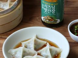 네모난 편수만두와 향긋한 쑥 <strong>수제비</strong>