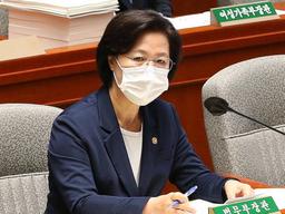 신원식 "추미애 <strong>보좌관</strong>이 병가 연장 문의"…秋 "사실 아냐"