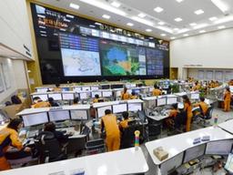 수화기 너머 기계음만… 신입 <strong>소방관</strong> 기지로 10대 목숨 구해