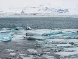 빙하 녹은 호수, 30년 새 50% 증가…‘장관 아닌 <strong>재앙</strong>’