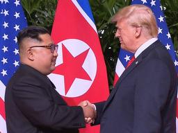 트럼프-김정은 친서엔 "마법의 힘 · 특별한 우정" 친밀감 말 잔치