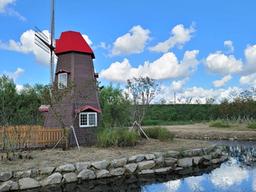 유럽마을 닮은 빨간풍차·모네의 <strong>수련</strong> 서둘러 가을오다