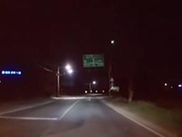 [영상]"'쾅' 굉음 <strong>후</strong> 순간 달이 떨어지는 줄"…별똥별 목격담 잇따라