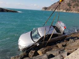 "움직이면 차 미끄러져"…<strong>금오도</strong> 추락, 남편 살해혐의 벗었다