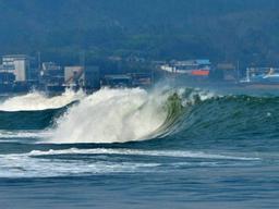 모래장난하던 엄마·아들·조카···<strong>너울성 파도</strong>가 단숨에 삼켰다