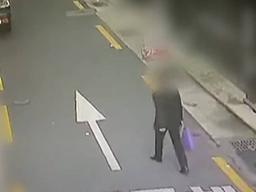 "부모님 유골함 깨졌다" <strong>접촉 사고</strong>후 슬프게 울던 60대는 사기꾼