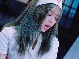 [영상]YG "블랙핑크 MV 간호사 유니폼 장면 모두 삭제키로"