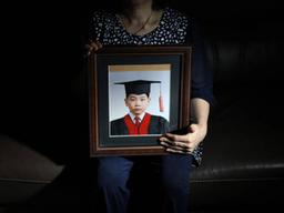 “무심했던 내가 미웠니?”…착신 정지된 휴대전화에 묻는다[히어로콘텐츠/증발]