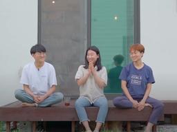 "같이 산 지 2년!" 부부와 친구, 셋이 가족 된 이유