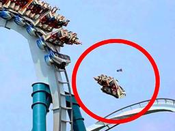 보기만 해도 간담이 서늘…역대급 <strong>공포</strong>였다는 놀이기구 사고