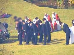 <strong>면접</strong>에 관상가까지 불렀다던 이건희 회장의 묘 위치