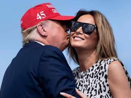 "멜라니아, 떠날 시점만 계산"…트럼프 이혼까지 당하나