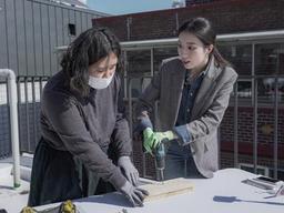 혼자 사는 집 기사 부르기 꺼려질 <strong>때</strong>…언니들은 이제 드릴을 든다