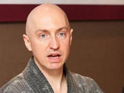 '푸른 눈의 수행자' 현각<strong>스님</strong> "<strong>혜민</strong><strong>스님</strong>, 사업자이자 배우"