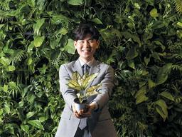 보육원 출신들을 채용…칼 버리고 <strong>꽃</strong>을 품었습니다