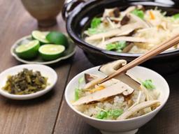 ‘북한의 단골 선물’ <strong>송이버섯</strong>은 왜 비쌀까