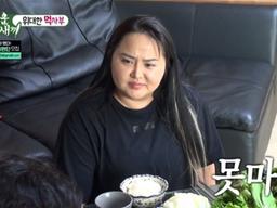 `<strong>미우</strong><strong>새</strong>` 홍선영, <strong>홍진영</strong> 논문 표절 논란 속 ‘먹사부’로 등장